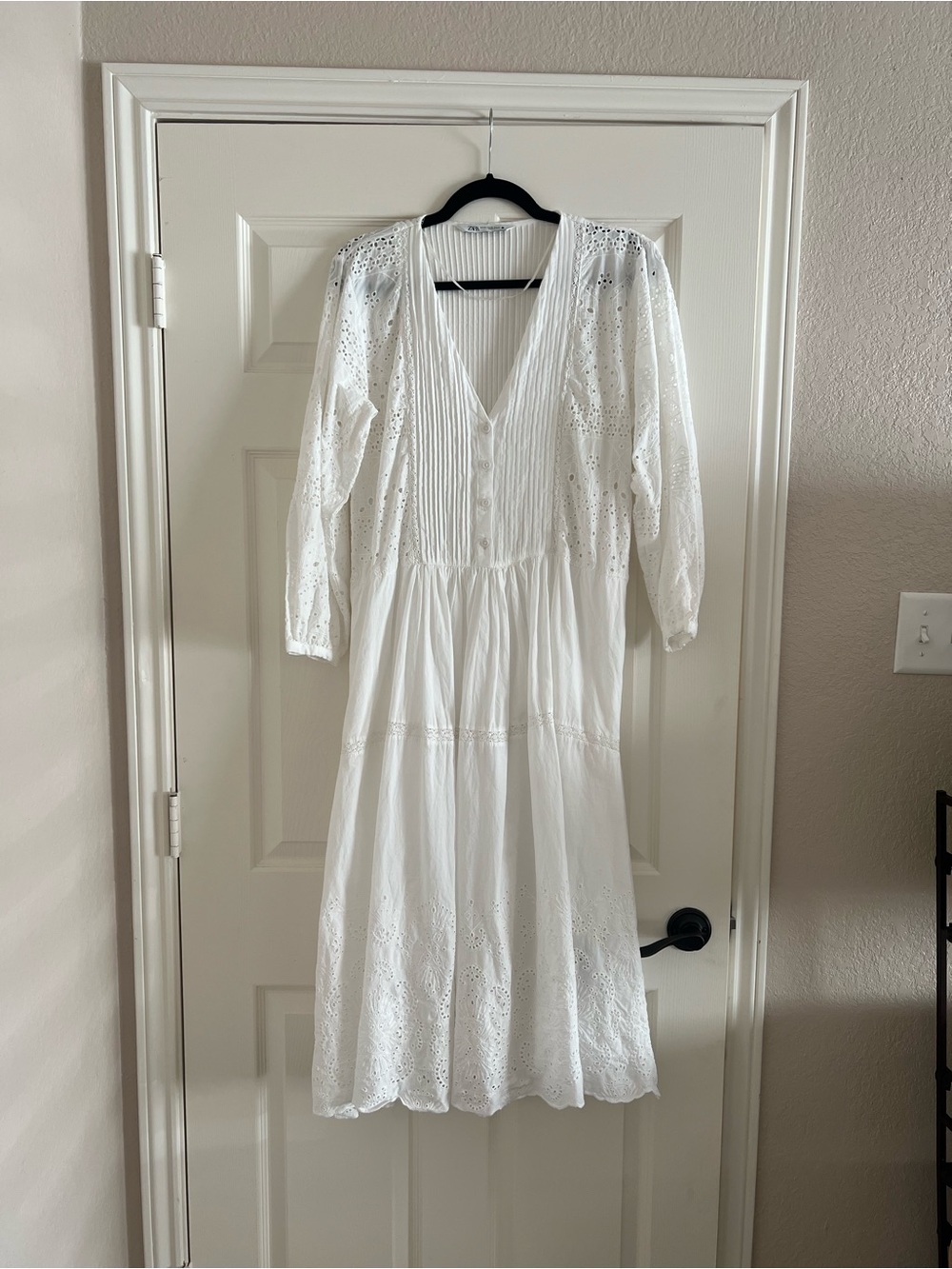 Zara White Eyelet V-Neck Midi Dress with Puff Sleeves